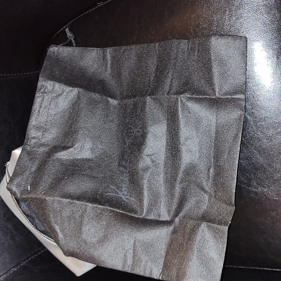 💜HP💜NWOT Kendall + Kylie Make Up Bag💜 - Picture 9 of 10